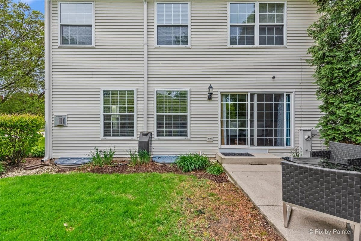 1070 Lily Field Lane, Bolingbrook, IL 60440