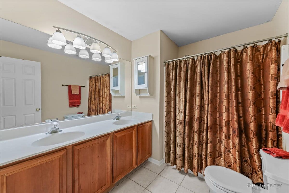 1070 Lily Field Lane, Bolingbrook, IL 60440