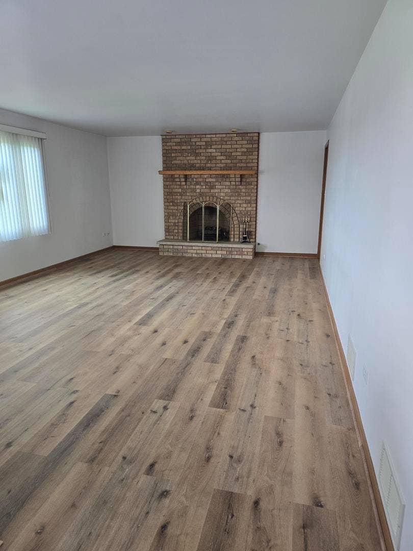 8413 Brookside Glen Drive, Tinley Park, IL 60487 8413 Brookside Glen Drive, Tinley Park, IL 60487