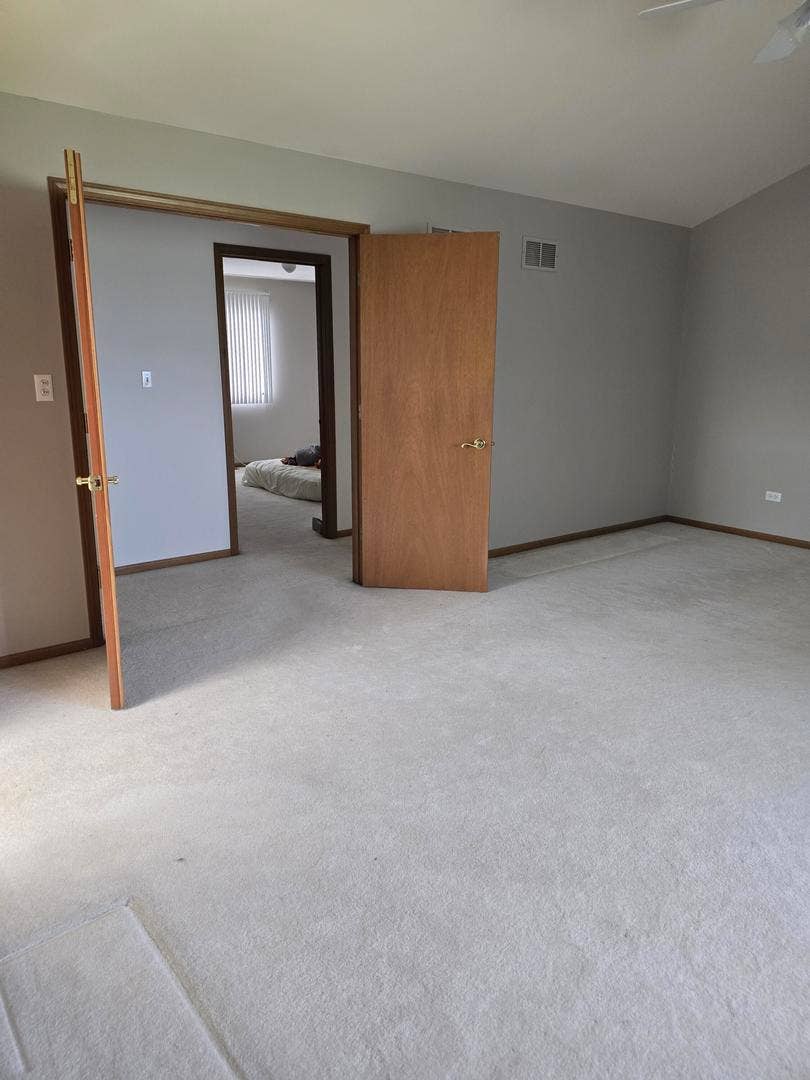 8413 Brookside Glen Drive, Tinley Park, IL 60487 8413 Brookside Glen Drive, Tinley Park, IL 60487