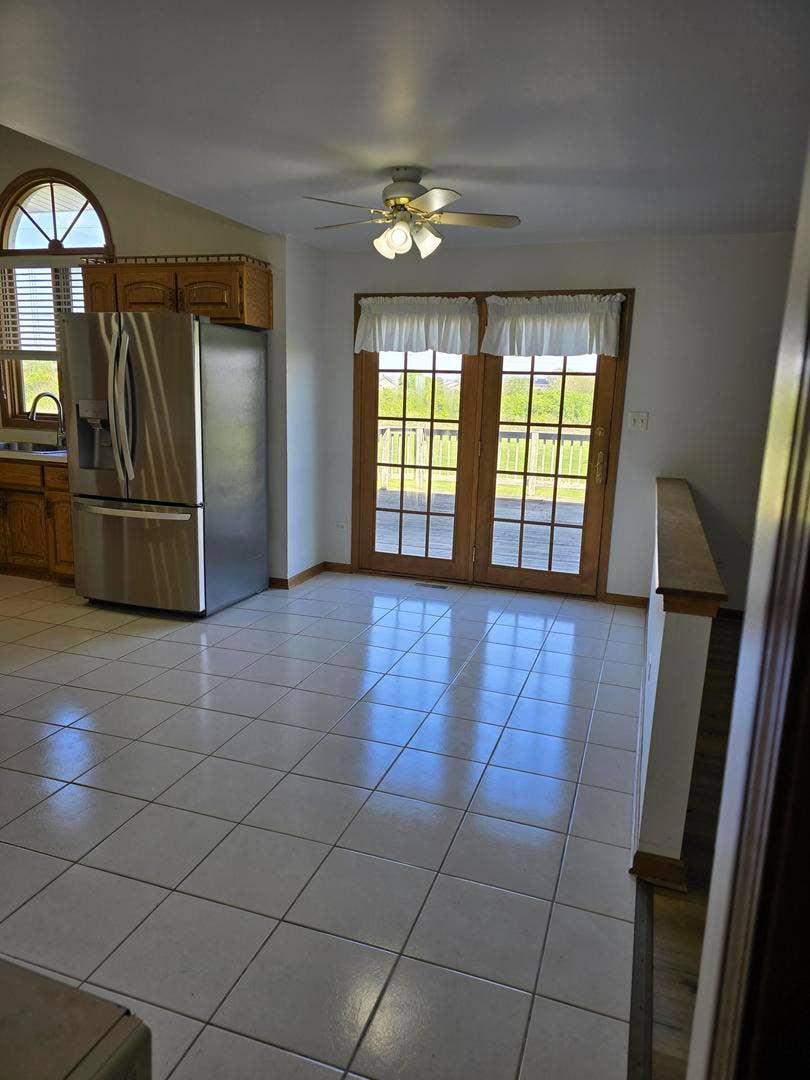 8413 Brookside Glen Drive, Tinley Park, IL 60487 8413 Brookside Glen Drive, Tinley Park, IL 60487