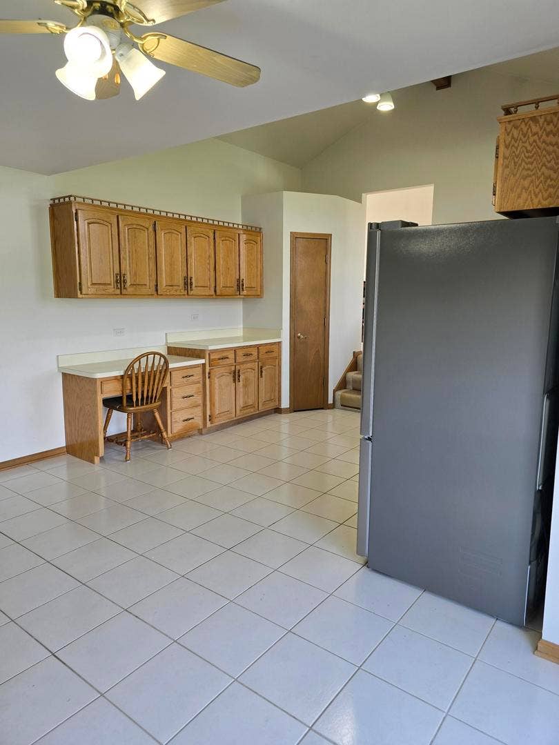 8413 Brookside Glen Drive, Tinley Park, IL 60487 8413 Brookside Glen Drive, Tinley Park, IL 60487