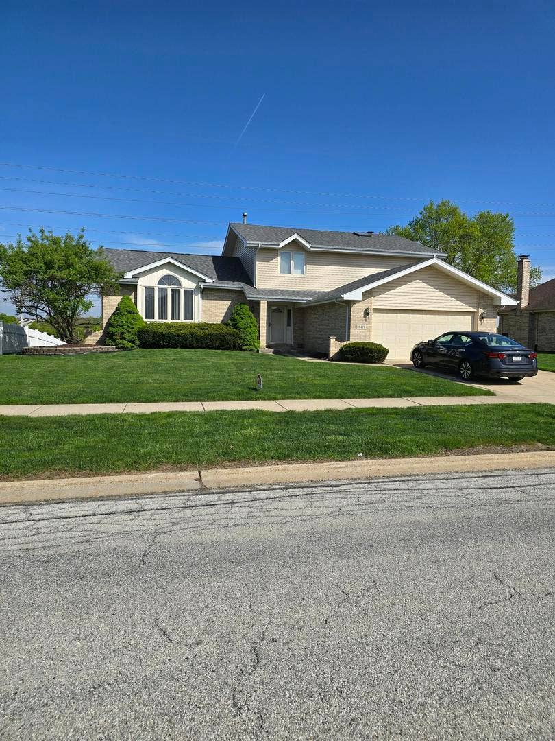 8413 Brookside Glen Drive, Tinley Park, IL 60487 8413 Brookside Glen Drive, Tinley Park, IL 60487