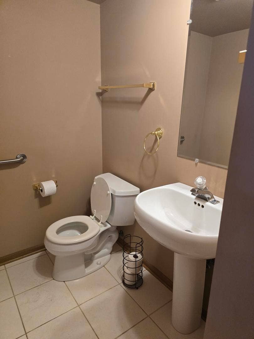 8413 Brookside Glen Drive, Tinley Park, IL 60487 8413 Brookside Glen Drive, Tinley Park, IL 60487