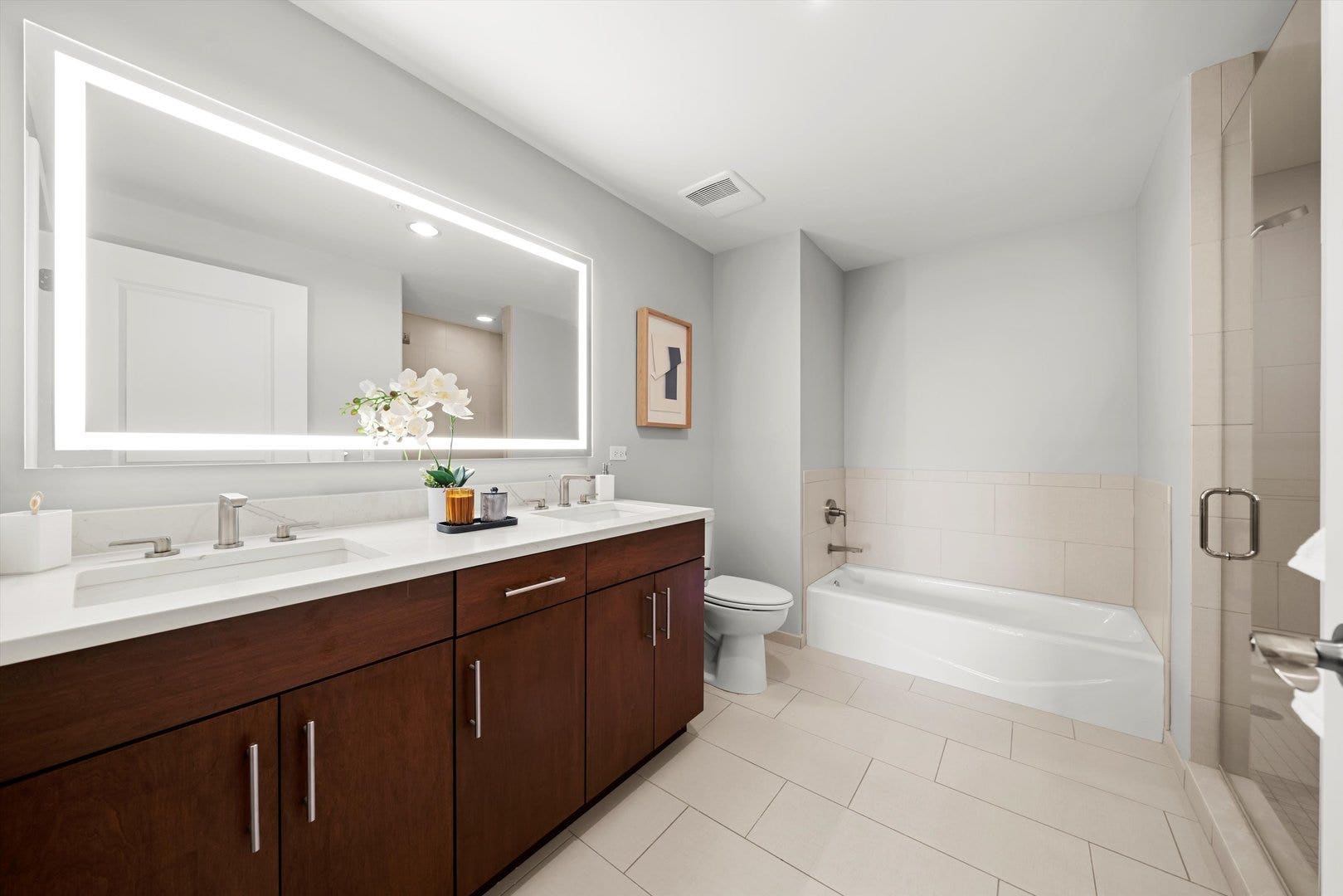850 N Lake Shore Drive, #905, Chicago, IL 60611 **Photo is of a model 05 residence and is represen