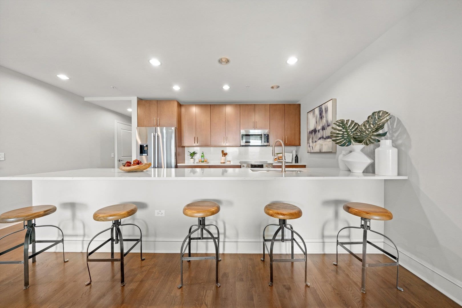 850 N Lake Shore Drive, #905, Chicago, IL 60611 **Photo is of a model 05 residence and is represen