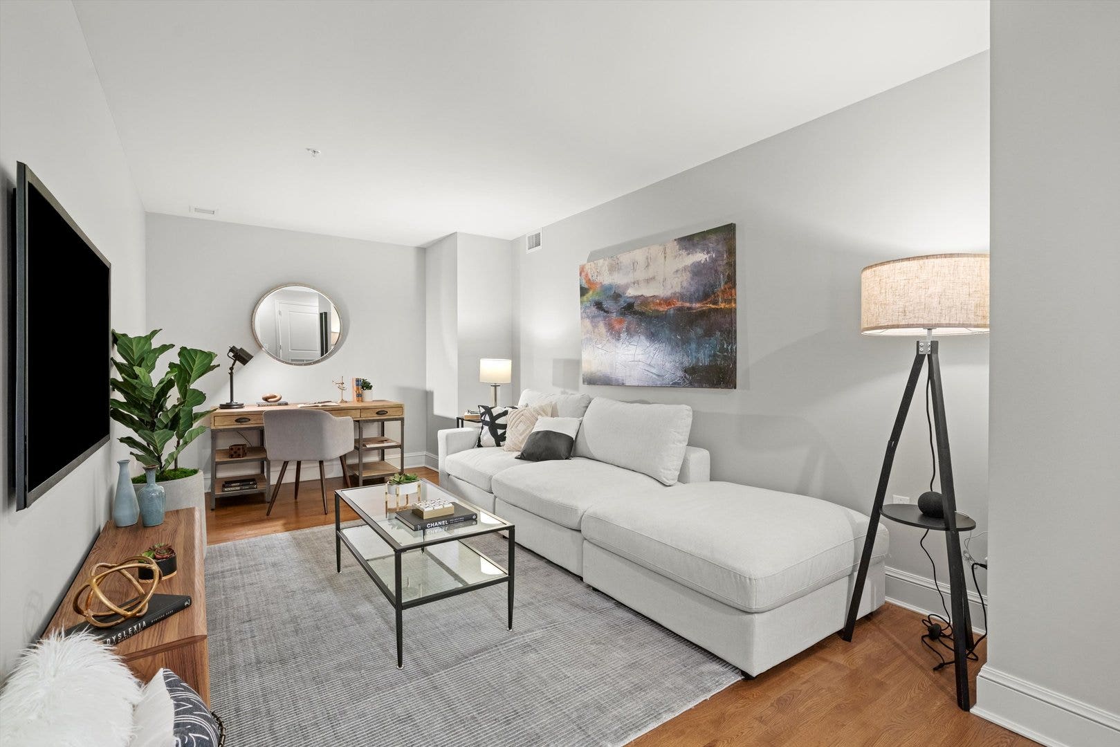850 N Lake Shore Drive, #905, Chicago, IL 60611 **Photo is of a model 05 residence and is represen