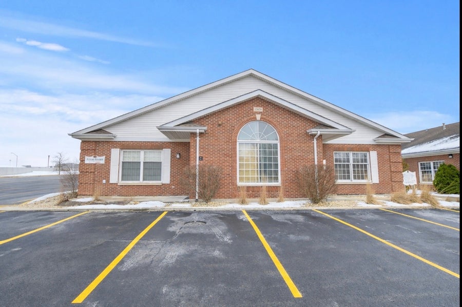 Property photo for 15859 Ridgeland Avenue, Oak Forest, IL