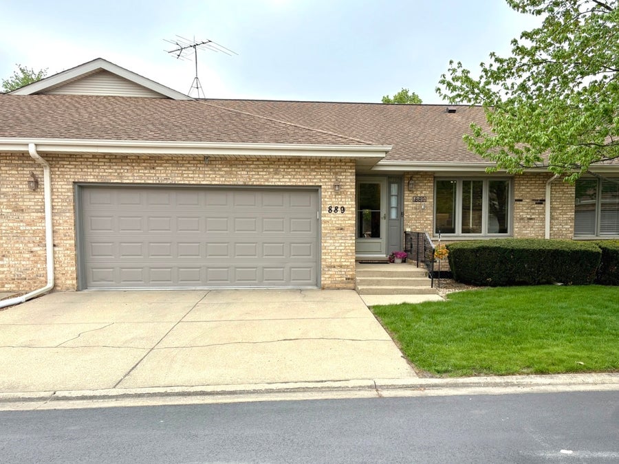 Property photo for 889 Winter Park Drive, New Lenox, IL