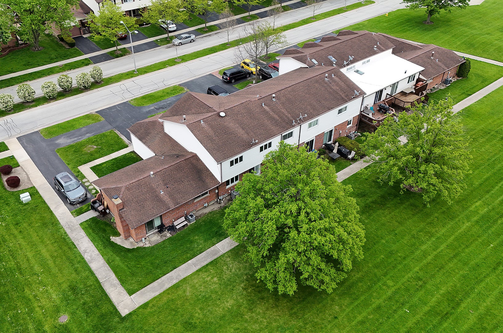 16324 Brementowne Drive, Tinley Park, IL 60477 16324 Brementowne Drive, Tinley Park, IL 60477