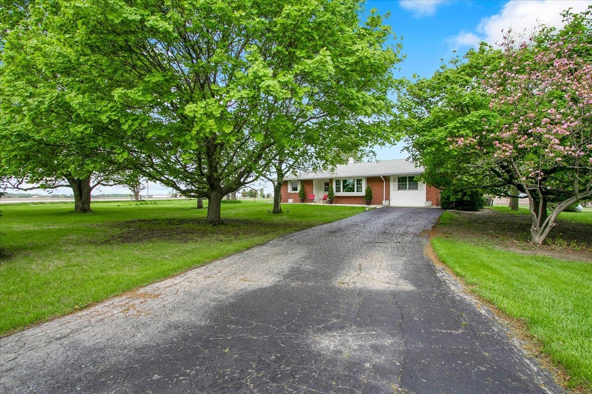 12495 Grove Road, Minooka, IL 60447 12495 Grove Road, Minooka, IL 60447