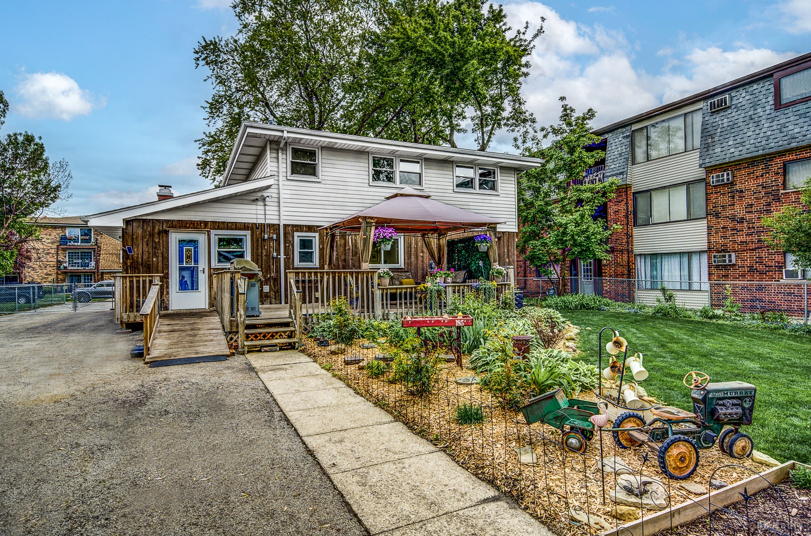 9826 Nottingham Avenue, Chicago Ridge, IL 60415 9826 Nottingham Avenue, Chicago Ridge, IL 60415