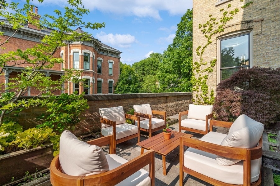 1407 N Hoyne Avenue, Chicago, IL 60622 1407 N Hoyne Avenue, Chicago, IL 60622