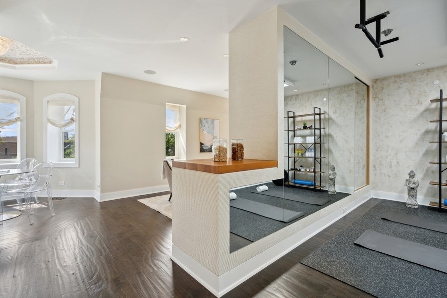 1407 N Hoyne Avenue, Chicago, IL 60622 1407 N Hoyne Avenue, Chicago, IL 60622