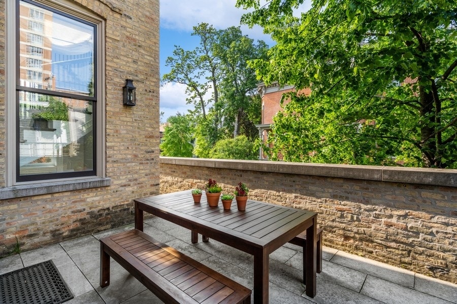 1407 N Hoyne Avenue, Chicago, IL 60622 1407 N Hoyne Avenue, Chicago, IL 60622