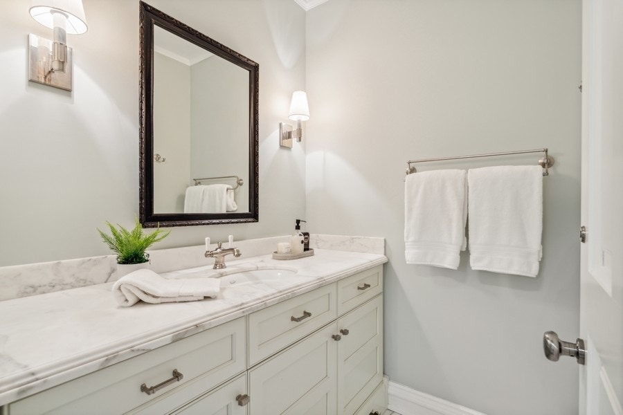 1407 N Hoyne Avenue, Chicago, IL 60622 1407 N Hoyne Avenue, Chicago, IL 60622