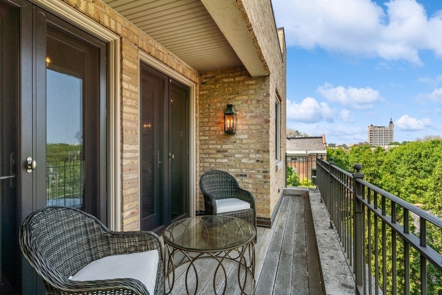 1407 N Hoyne Avenue, Chicago, IL 60622 1407 N Hoyne Avenue, Chicago, IL 60622