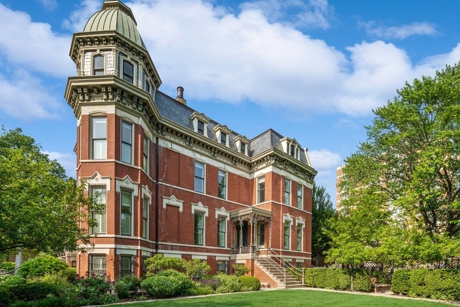 Property photo for 1407 N Hoyne Avenue, Chicago, IL