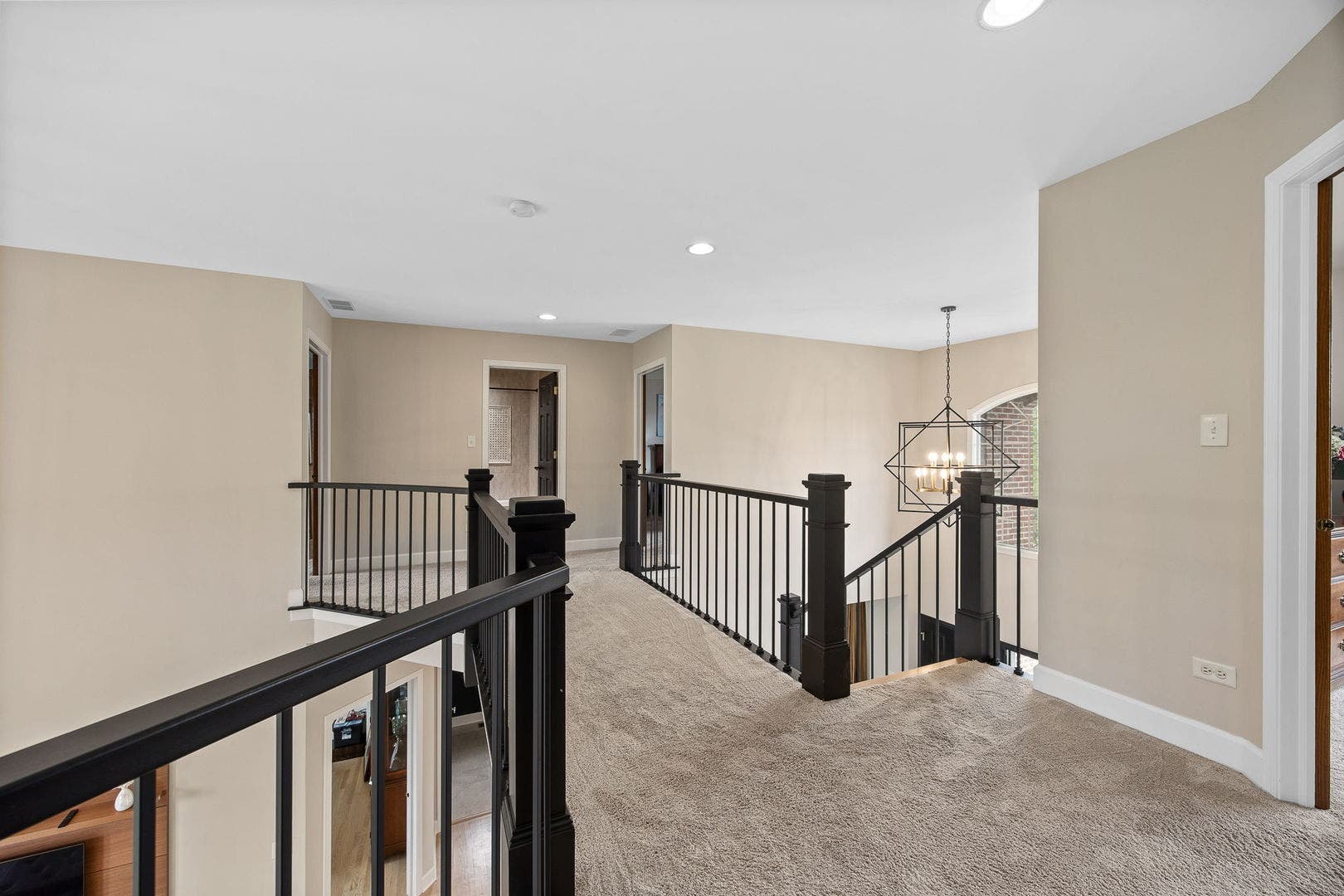 1045 Hilltop Drive, Lemont, IL 60439 1045 Hilltop Drive, Lemont, IL 60439