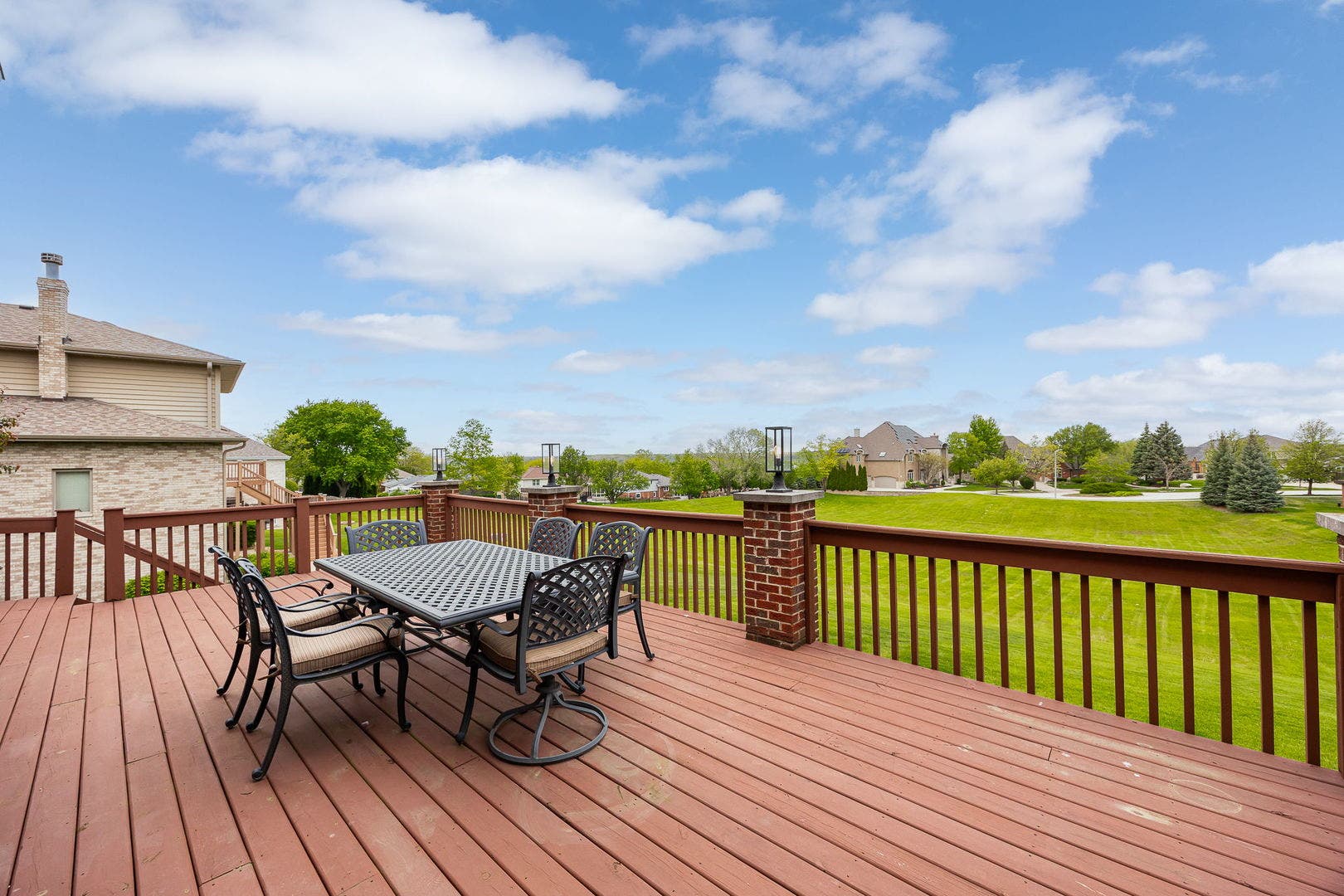 1045 Hilltop Drive, Lemont, IL 60439 1045 Hilltop Drive, Lemont, IL 60439