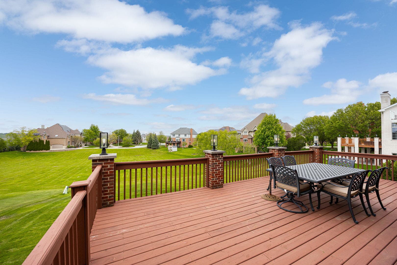 1045 Hilltop Drive, Lemont, IL 60439 1045 Hilltop Drive, Lemont, IL 60439