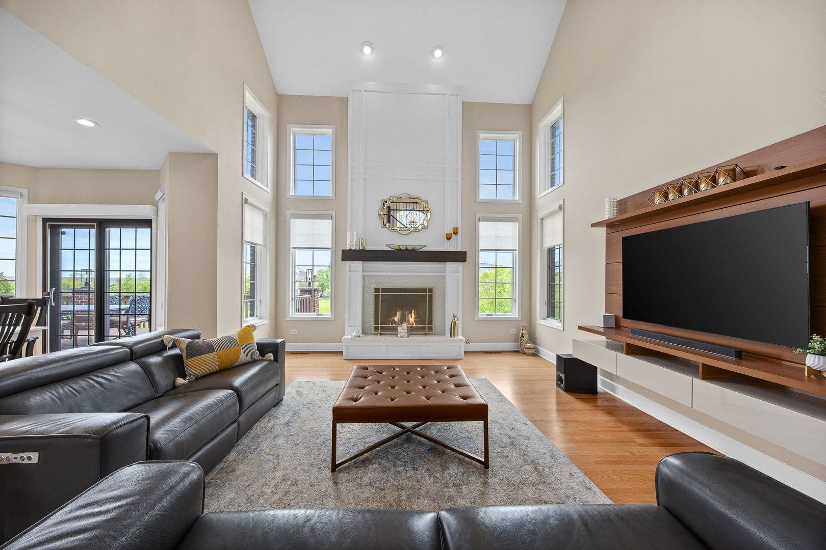 1045 Hilltop Drive, Lemont, IL 60439 1045 Hilltop Drive, Lemont, IL 60439