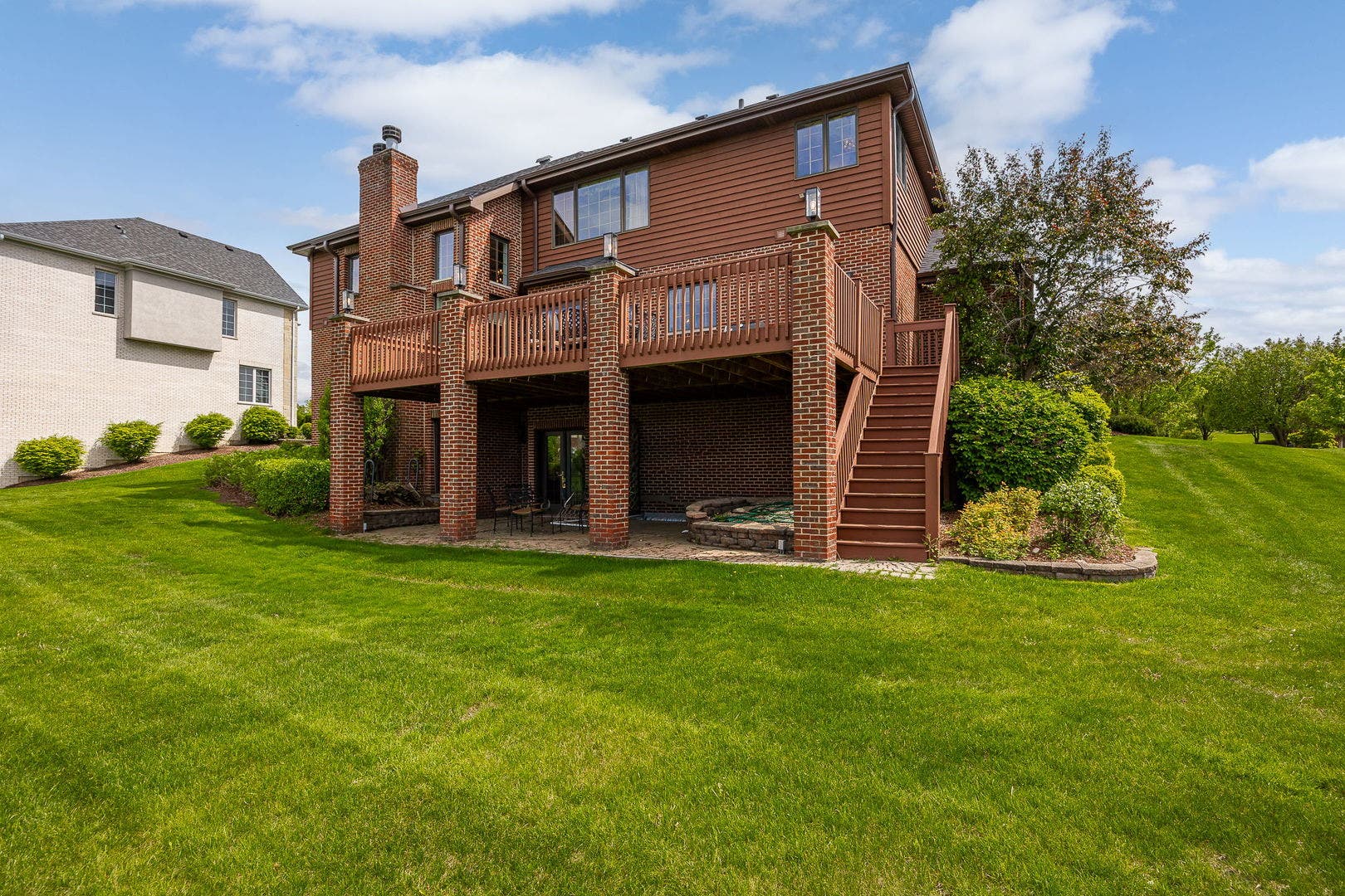 1045 Hilltop Drive, Lemont, IL 60439 1045 Hilltop Drive, Lemont, IL 60439