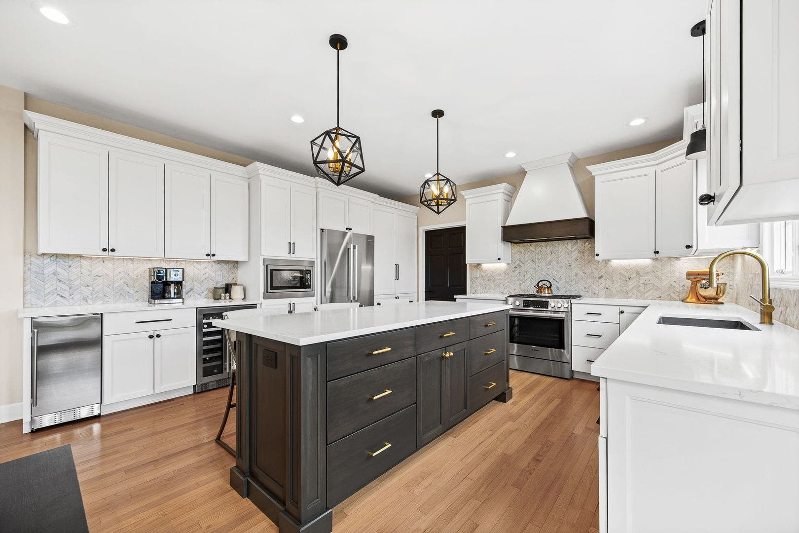 1045 Hilltop Drive, Lemont, IL 60439 1045 Hilltop Drive, Lemont, IL 60439