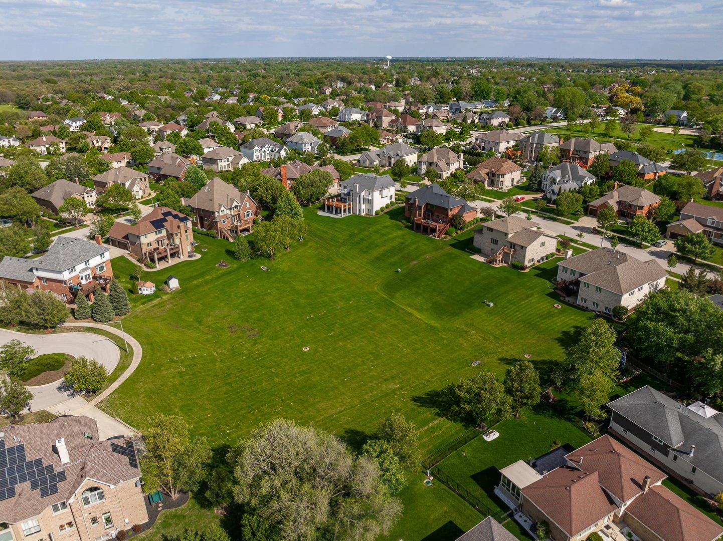 1045 Hilltop Drive, Lemont, IL 60439 1045 Hilltop Drive, Lemont, IL 60439