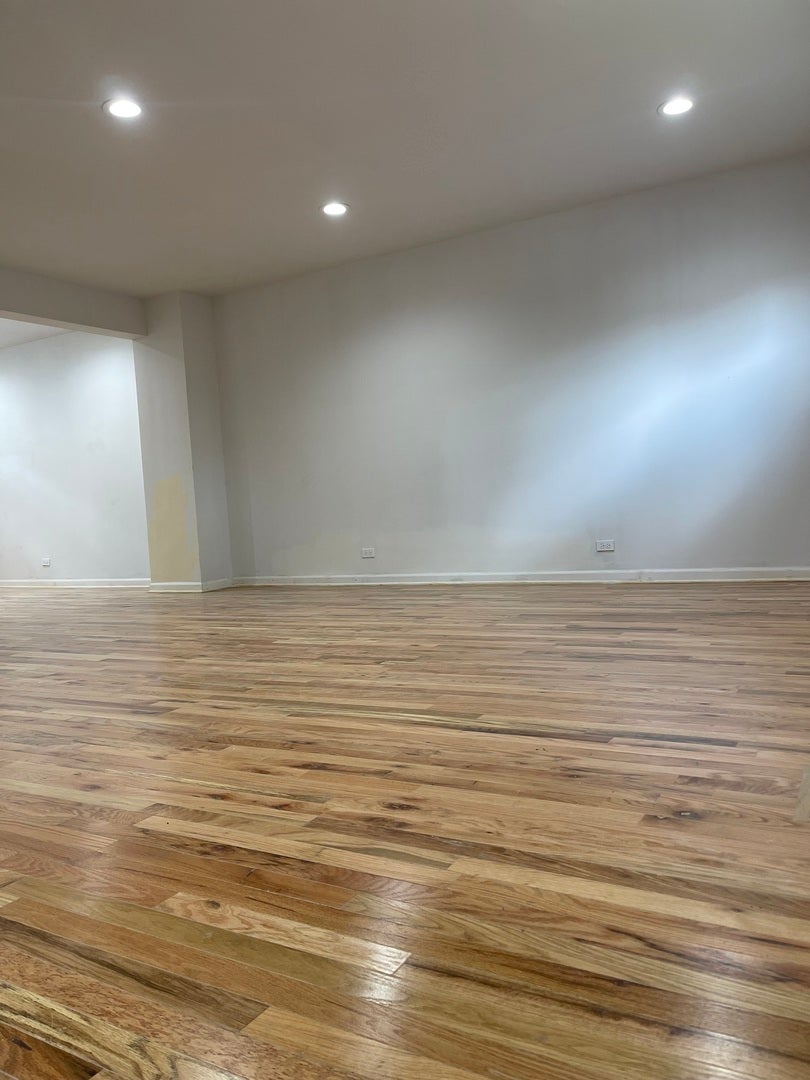 2646 E 77th Street, Chicago, IL 60649 2646 E 77th Street, Chicago, IL 60649