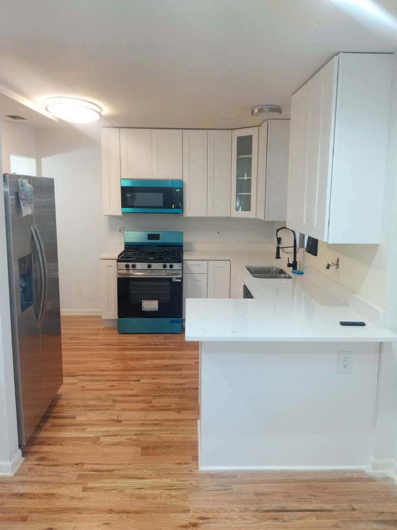 2646 E 77th Street, Chicago, IL 60649 2646 E 77th Street, Chicago, IL 60649