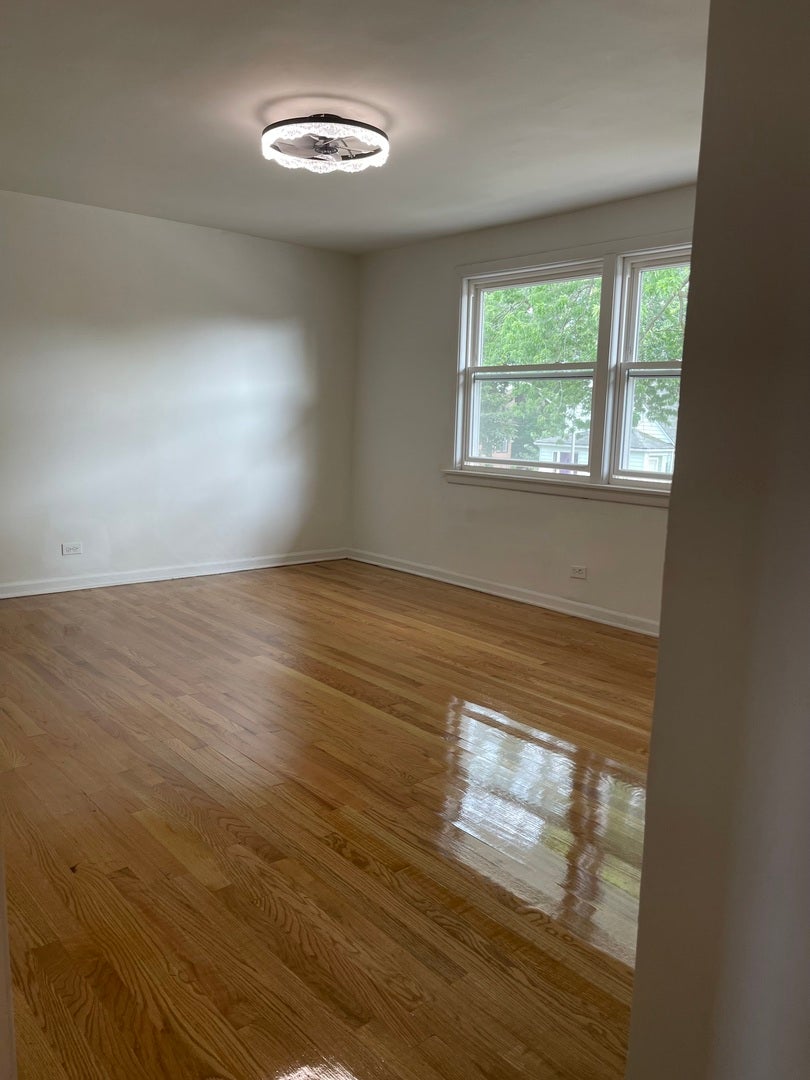 2646 E 77th Street, Chicago, IL 60649 2646 E 77th Street, Chicago, IL 60649