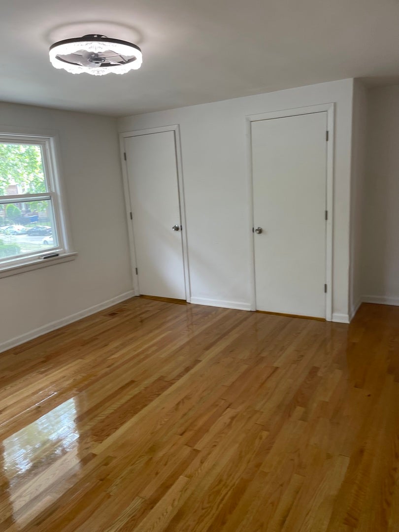 2646 E 77th Street, Chicago, IL 60649 2646 E 77th Street, Chicago, IL 60649