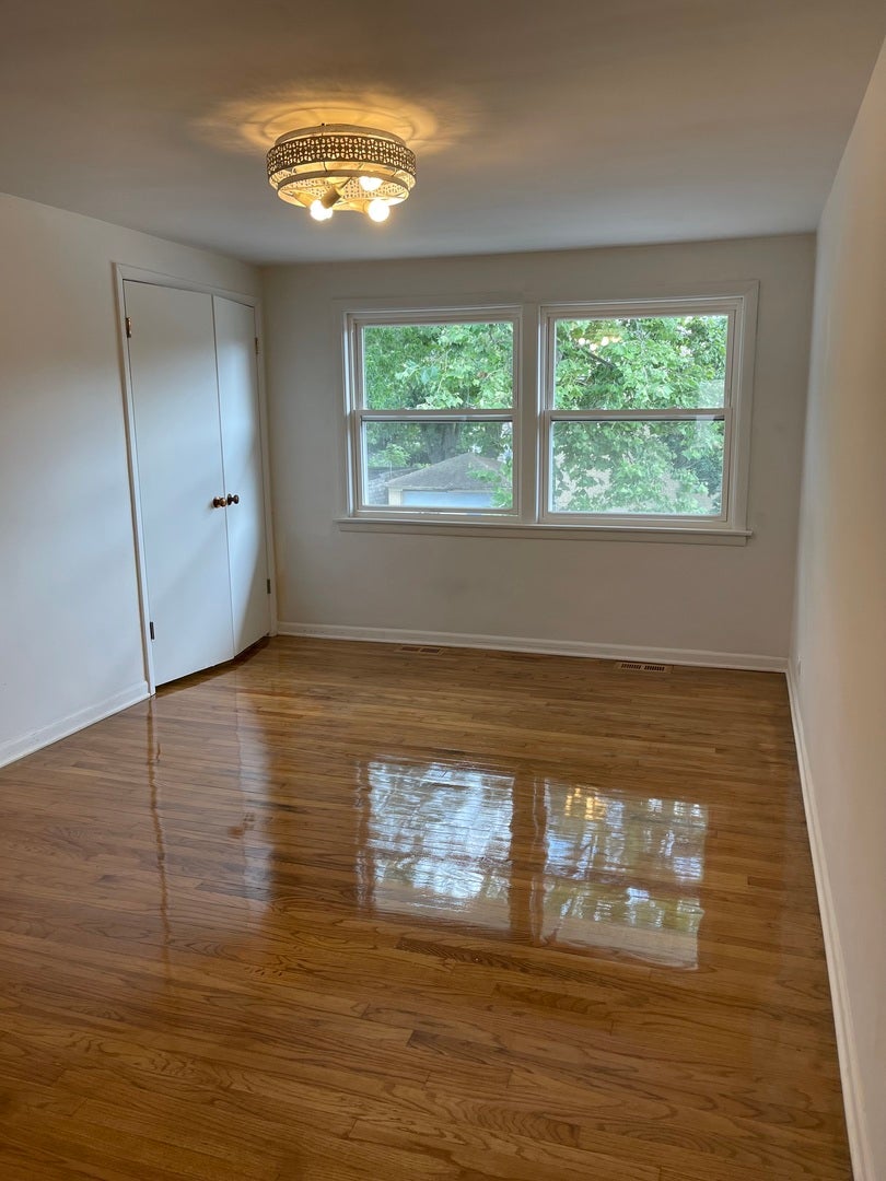 2646 E 77th Street, Chicago, IL 60649 2646 E 77th Street, Chicago, IL 60649