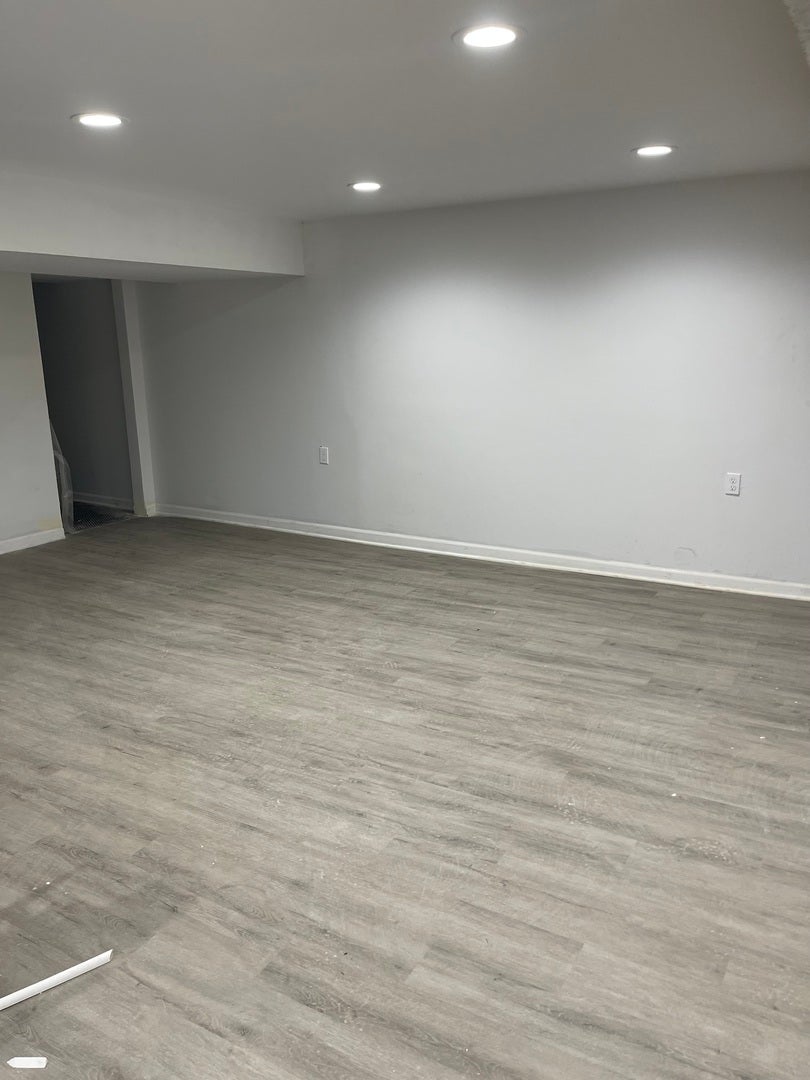 2646 E 77th Street, Chicago, IL 60649 2646 E 77th Street, Chicago, IL 60649