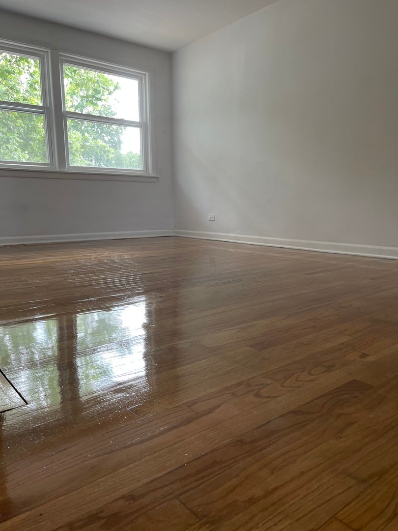 2646 E 77th Street, Chicago, IL 60649 2646 E 77th Street, Chicago, IL 60649