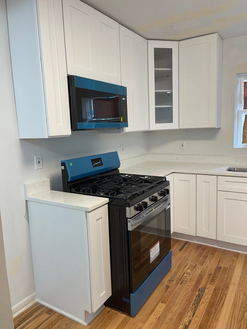 2646 E 77th Street, Chicago, IL 60649 2646 E 77th Street, Chicago, IL 60649