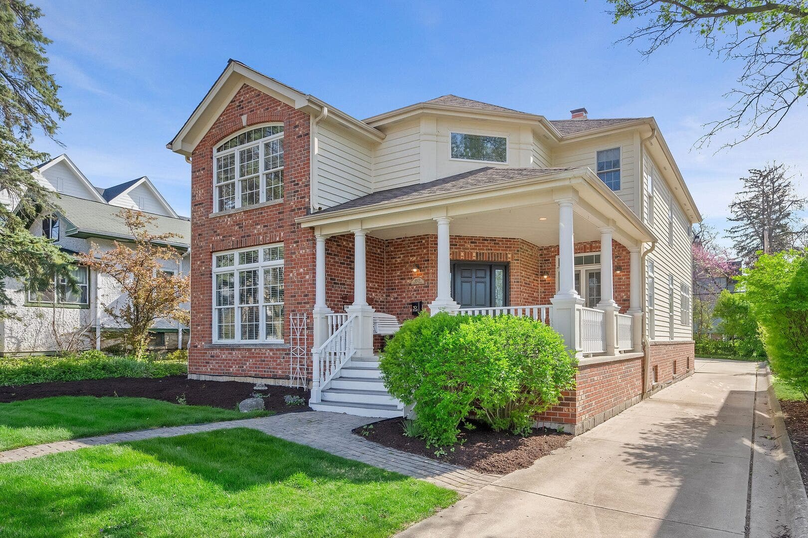 4829 Linscott Avenue, Downers Grove, IL 60515 4829 Linscott Avenue, Downers Grove, IL 60515