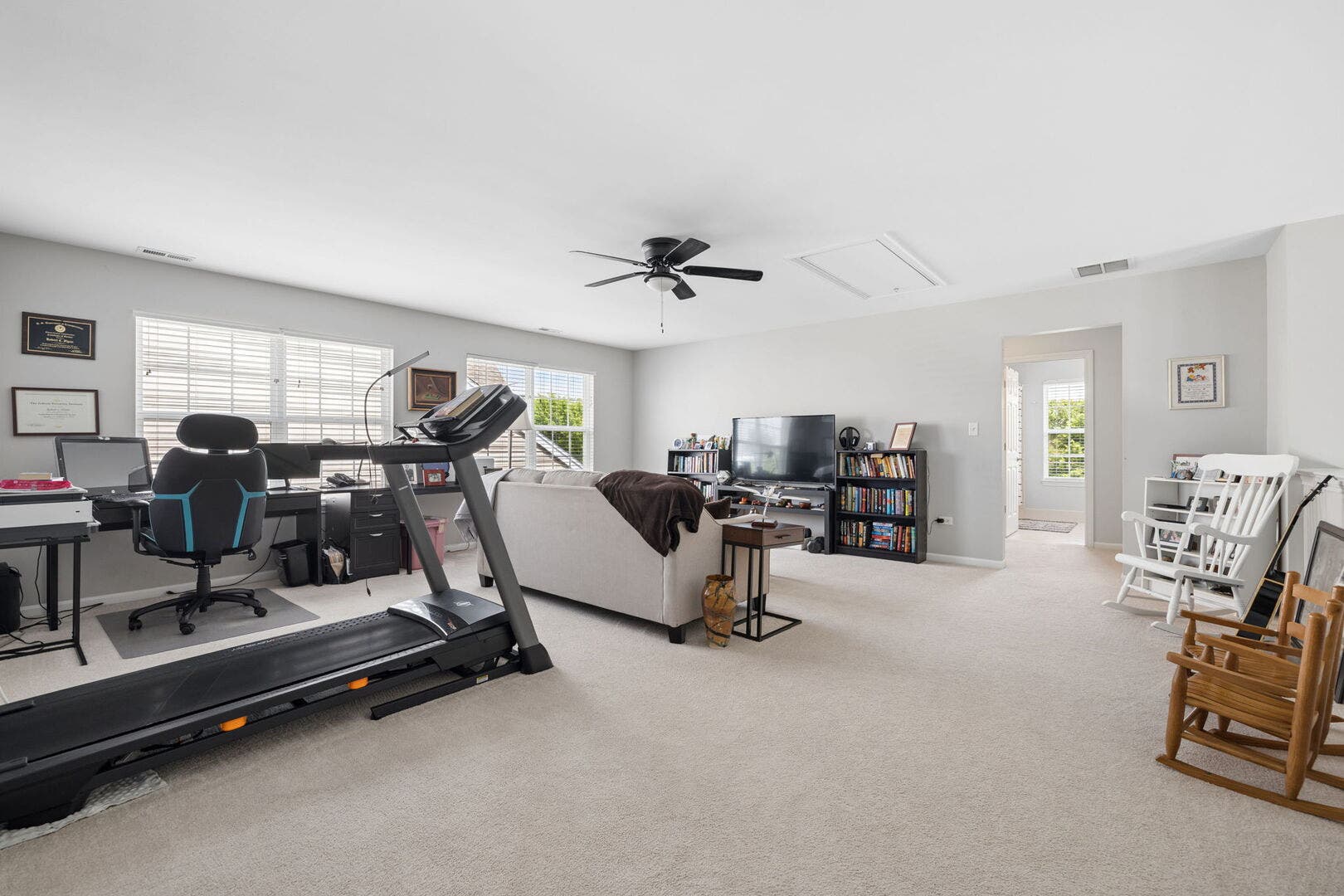 3898 Valhalla Drive, Elgin, IL 60124 3898 Valhalla Drive, Elgin, IL 60124