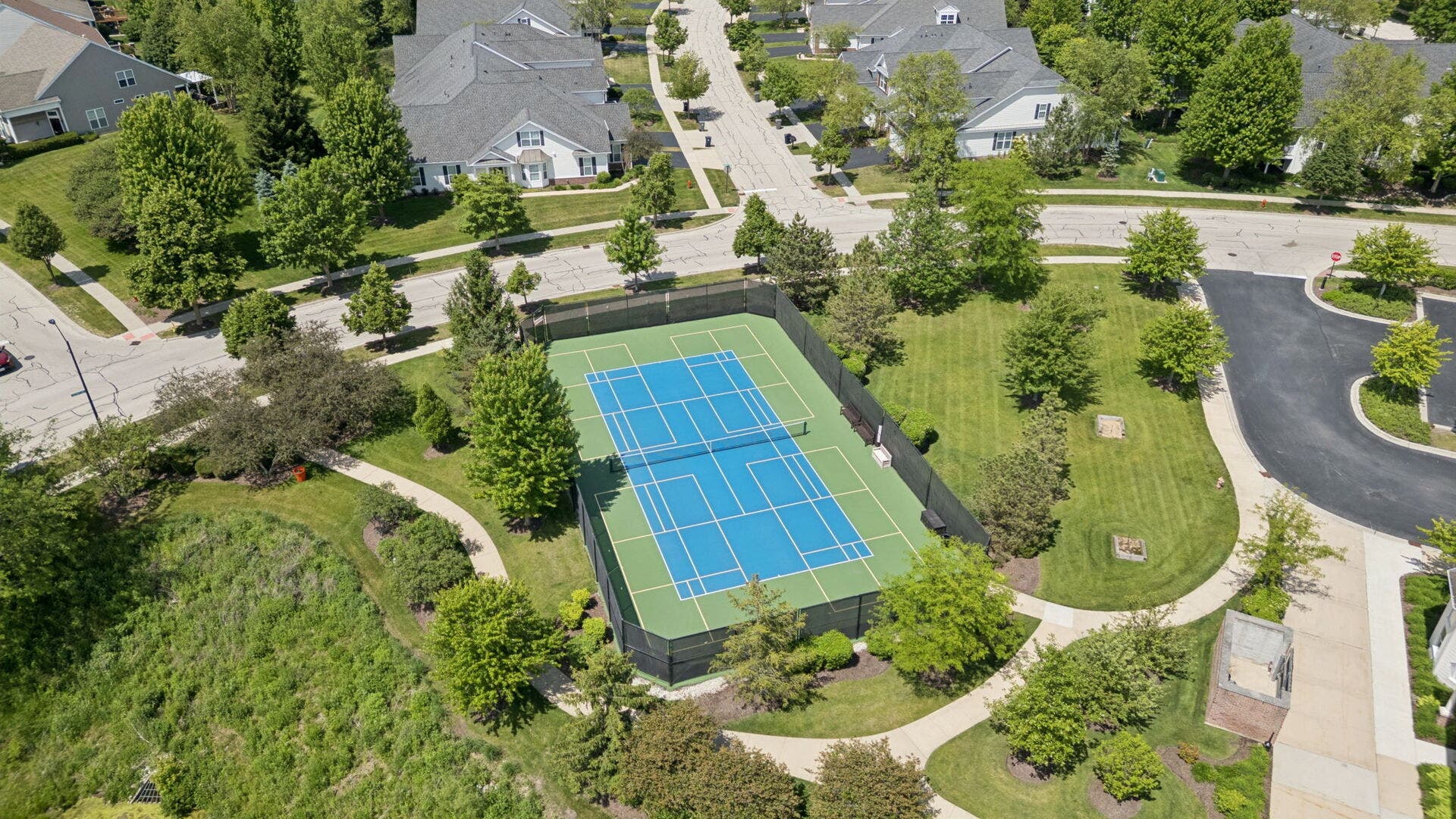 3898 Valhalla Drive, Elgin, IL 60124 3898 Valhalla Drive, Elgin, IL 60124