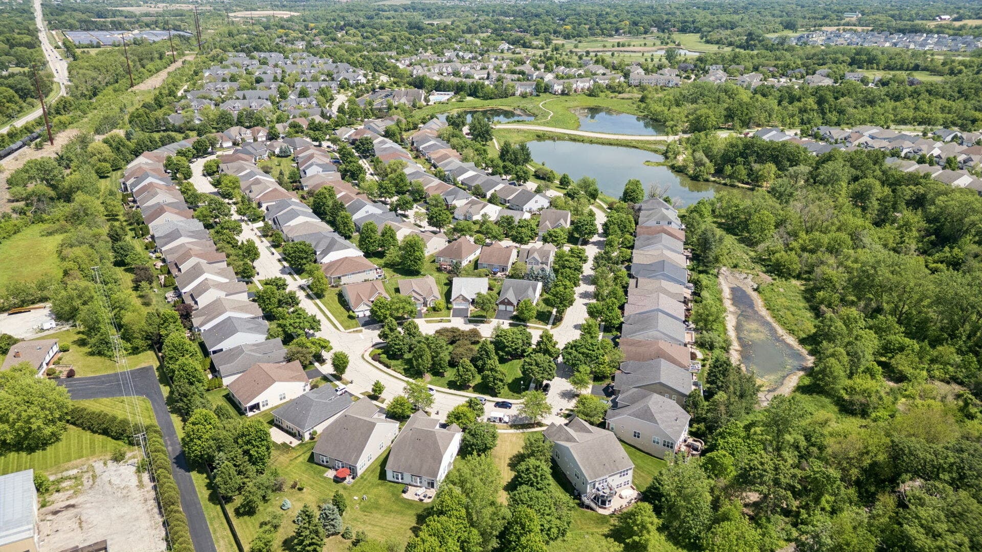 3898 Valhalla Drive, Elgin, IL 60124 3898 Valhalla Drive, Elgin, IL 60124