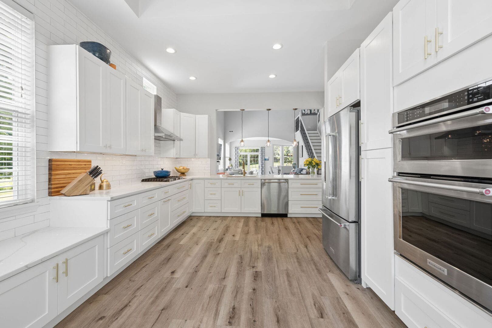 3898 Valhalla Drive, Elgin, IL 60124 3898 Valhalla Drive, Elgin, IL 60124