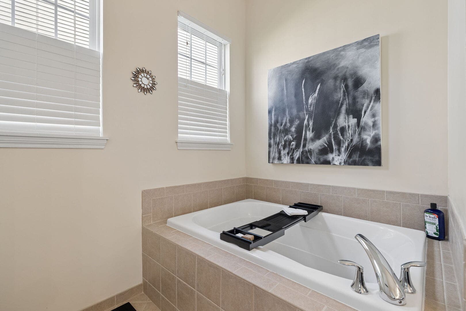3898 Valhalla Drive, Elgin, IL 60124 3898 Valhalla Drive, Elgin, IL 60124