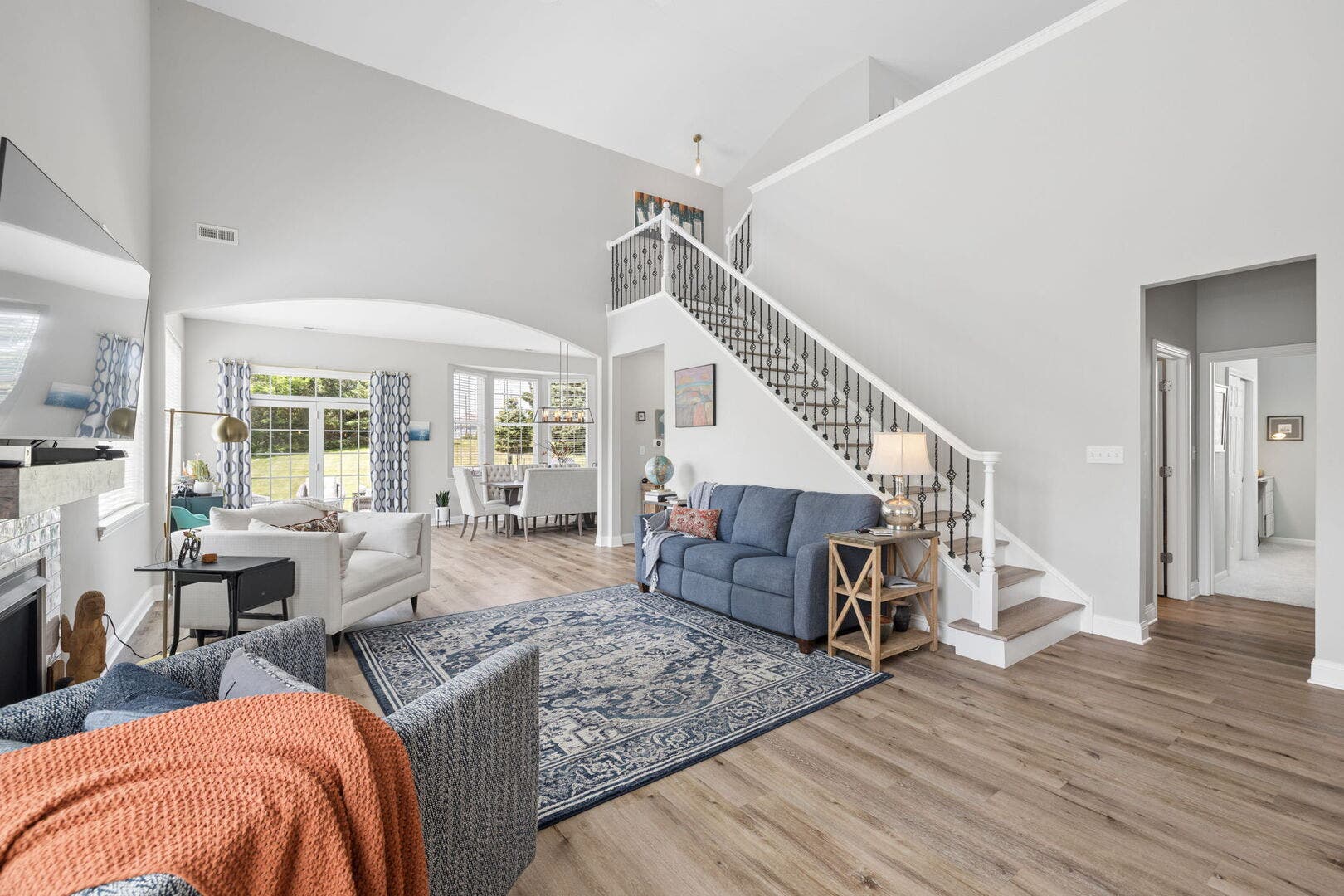 3898 Valhalla Drive, Elgin, IL 60124 3898 Valhalla Drive, Elgin, IL 60124