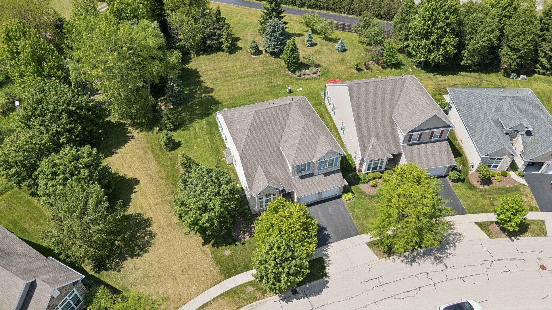 3898 Valhalla Drive, Elgin, IL 60124 3898 Valhalla Drive, Elgin, IL 60124