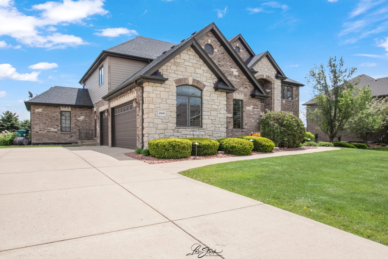 24141 S Sunset Lakes Drive, Manhattan, IL 60442