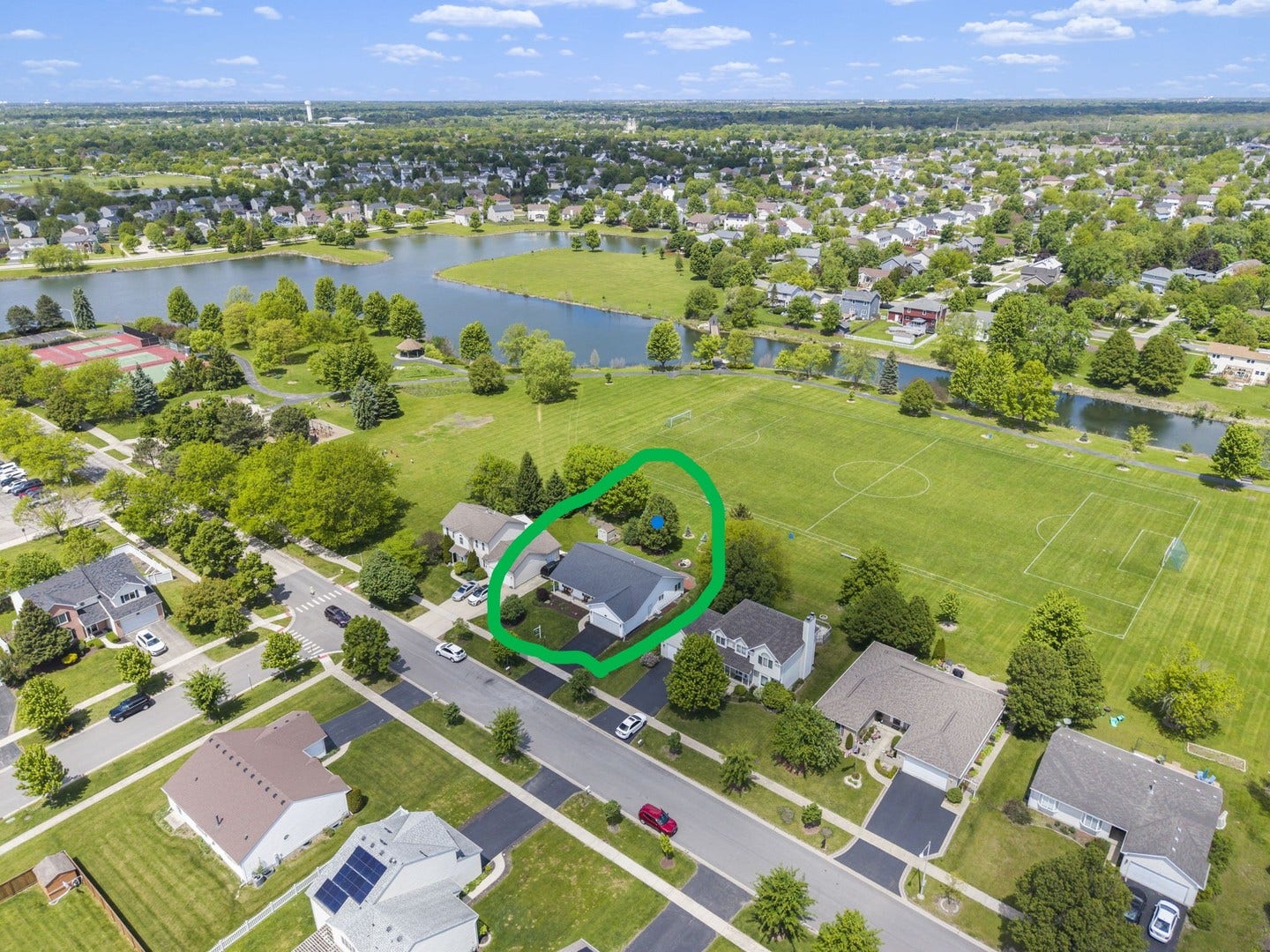 Location to Park & Pond