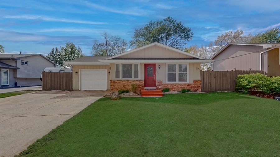 Property photo for 2017 Sanford Avenue, New Lenox, IL