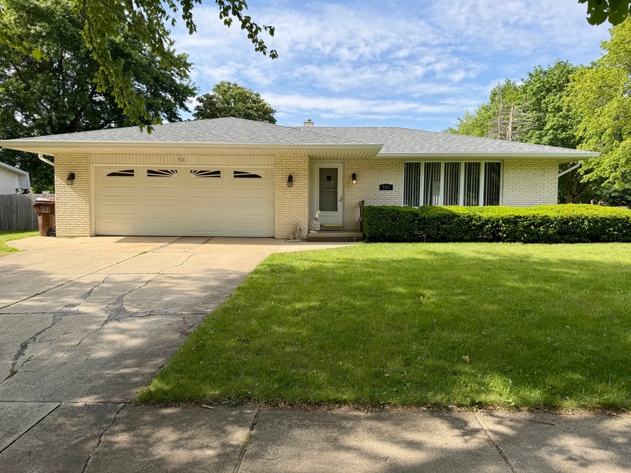 Property photo for 901 Lark Street, Peotone, IL