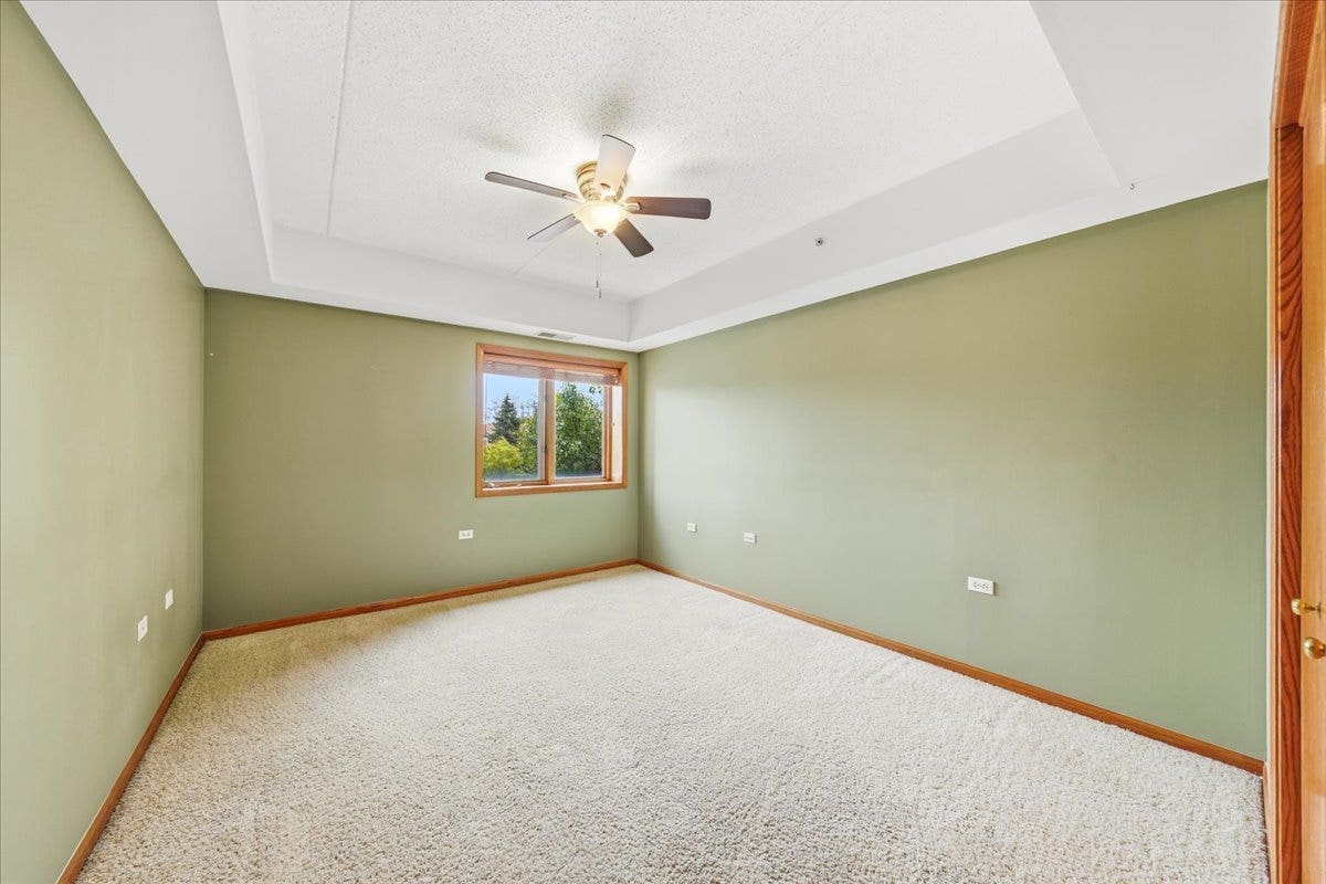 18550 Pine Lake Drive, #1a, Tinley Park, IL 60477